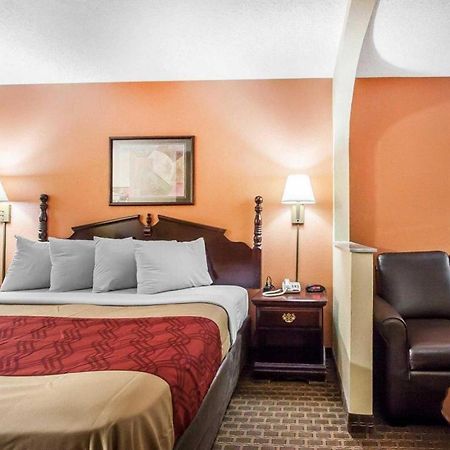 Econo Lodge Inn & Suites I-20, Exit 73 Tuscaloosa Eksteriør billede
