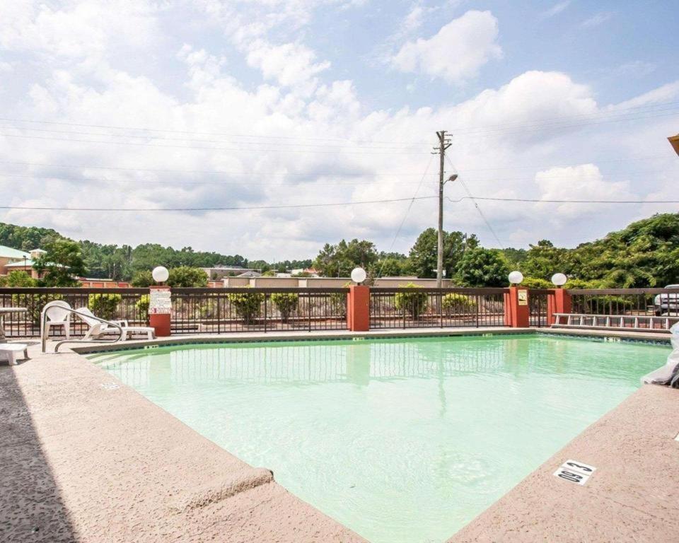 Econo Lodge Inn & Suites I-20, Exit 73 Tuscaloosa Eksteriør billede