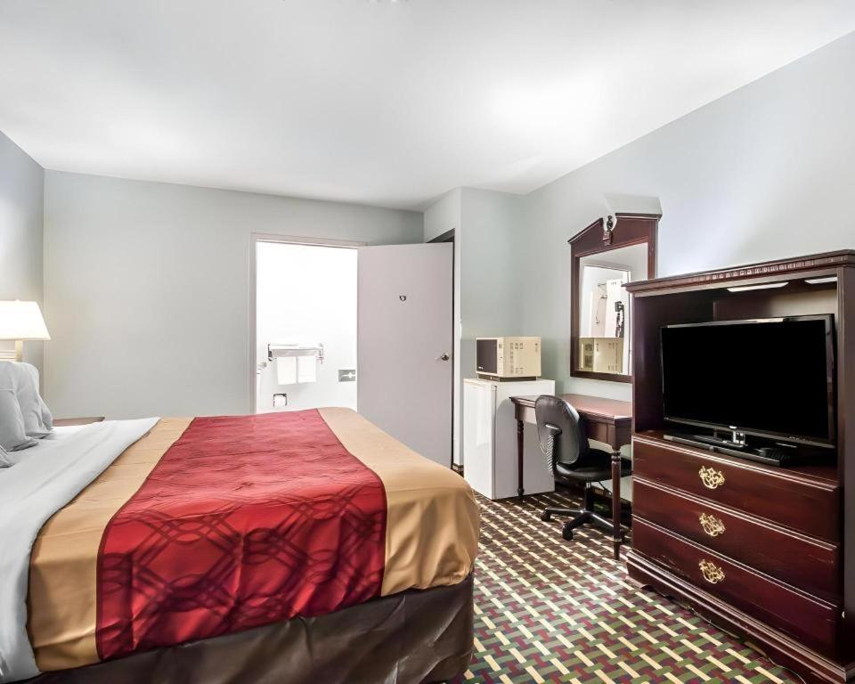 Econo Lodge Inn & Suites I-20, Exit 73 Tuscaloosa Eksteriør billede