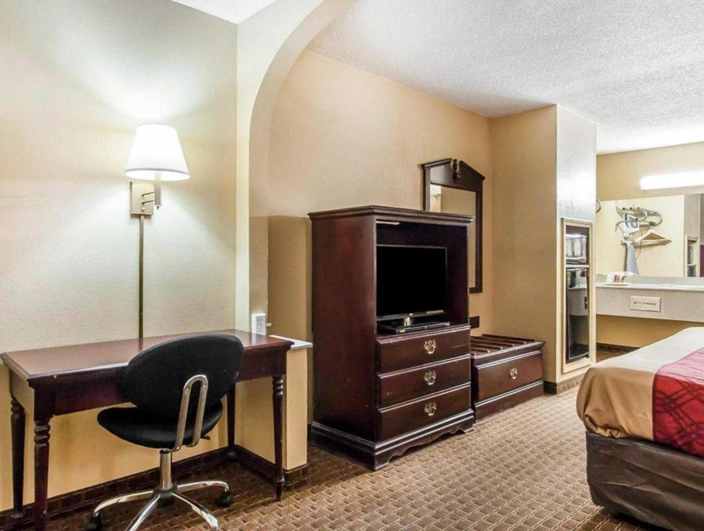 Econo Lodge Inn & Suites I-20, Exit 73 Tuscaloosa Eksteriør billede