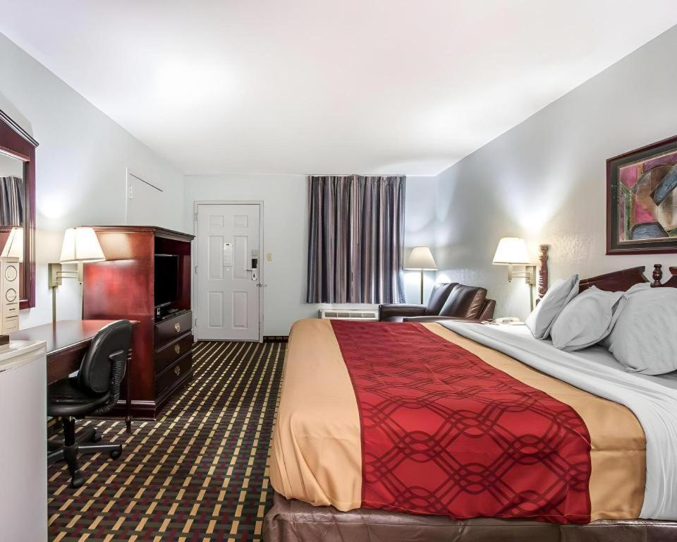 Econo Lodge Inn & Suites I-20, Exit 73 Tuscaloosa Eksteriør billede
