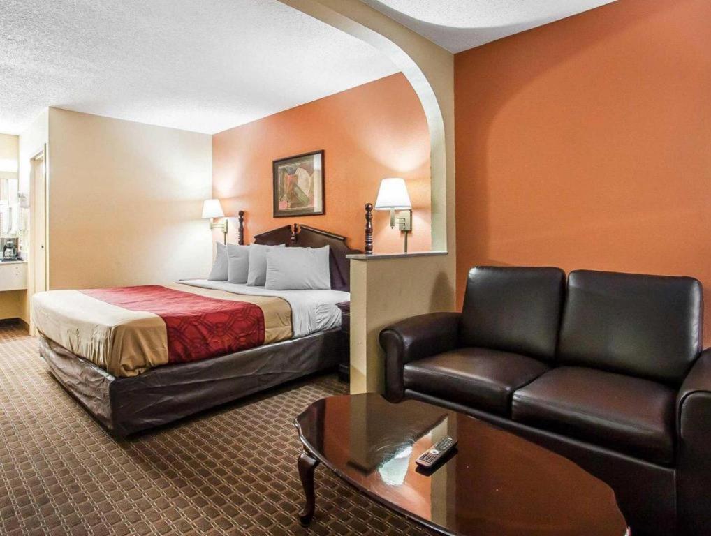 Econo Lodge Inn & Suites I-20, Exit 73 Tuscaloosa Eksteriør billede