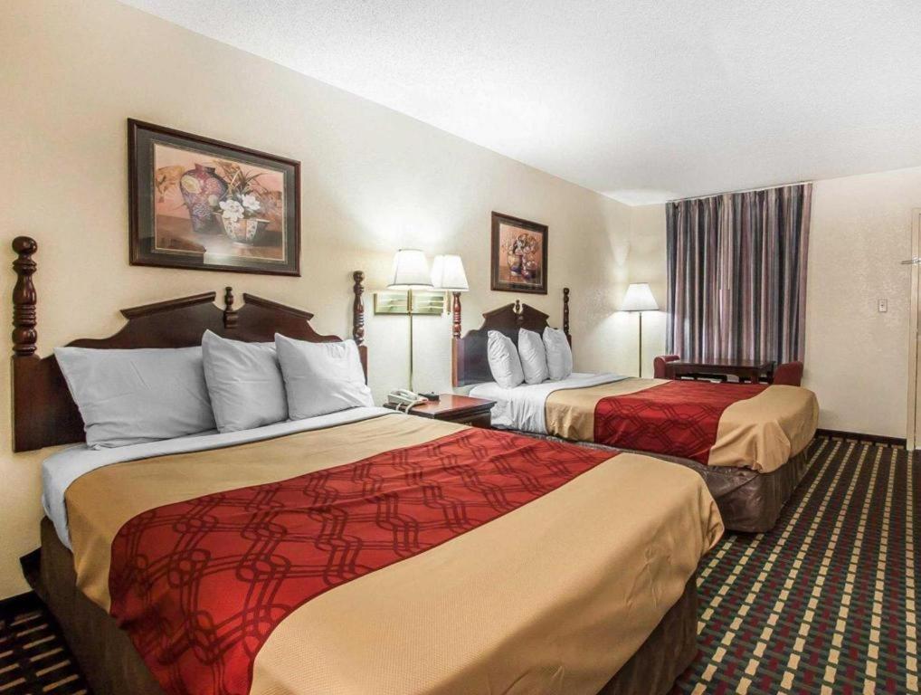 Econo Lodge Inn & Suites I-20, Exit 73 Tuscaloosa Eksteriør billede