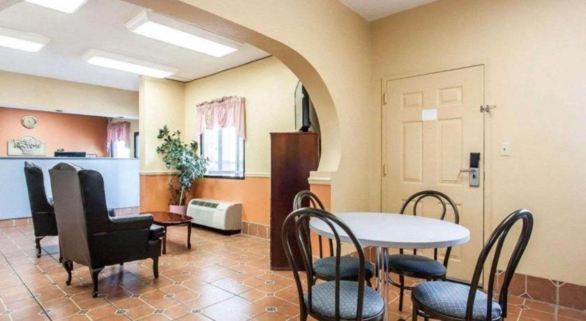 Econo Lodge Inn & Suites I-20, Exit 73 Tuscaloosa Eksteriør billede